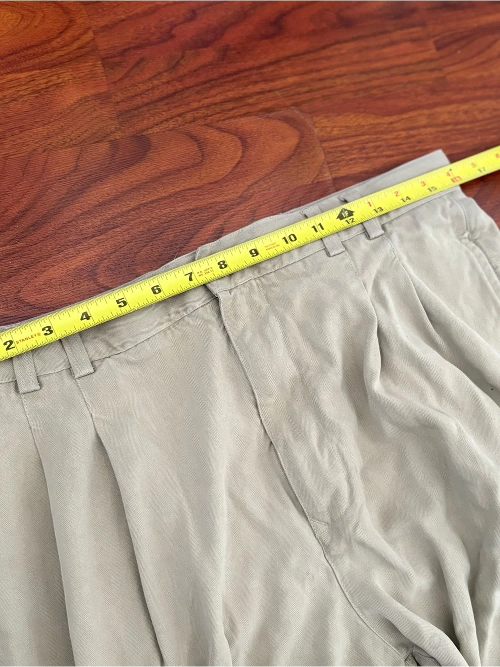 Tommy Bahama Relax Pants Mens 32 Tan Khaki 100% Silk Pleated Herringbone Trouser